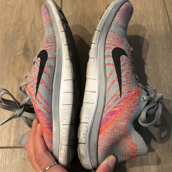 Women’s Nike free 4.0 Running Shoes - Picture 3 of 8